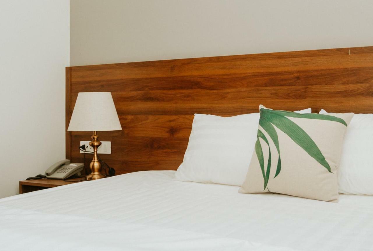 Luxstay Hotel Hạ Long Extérieur photo